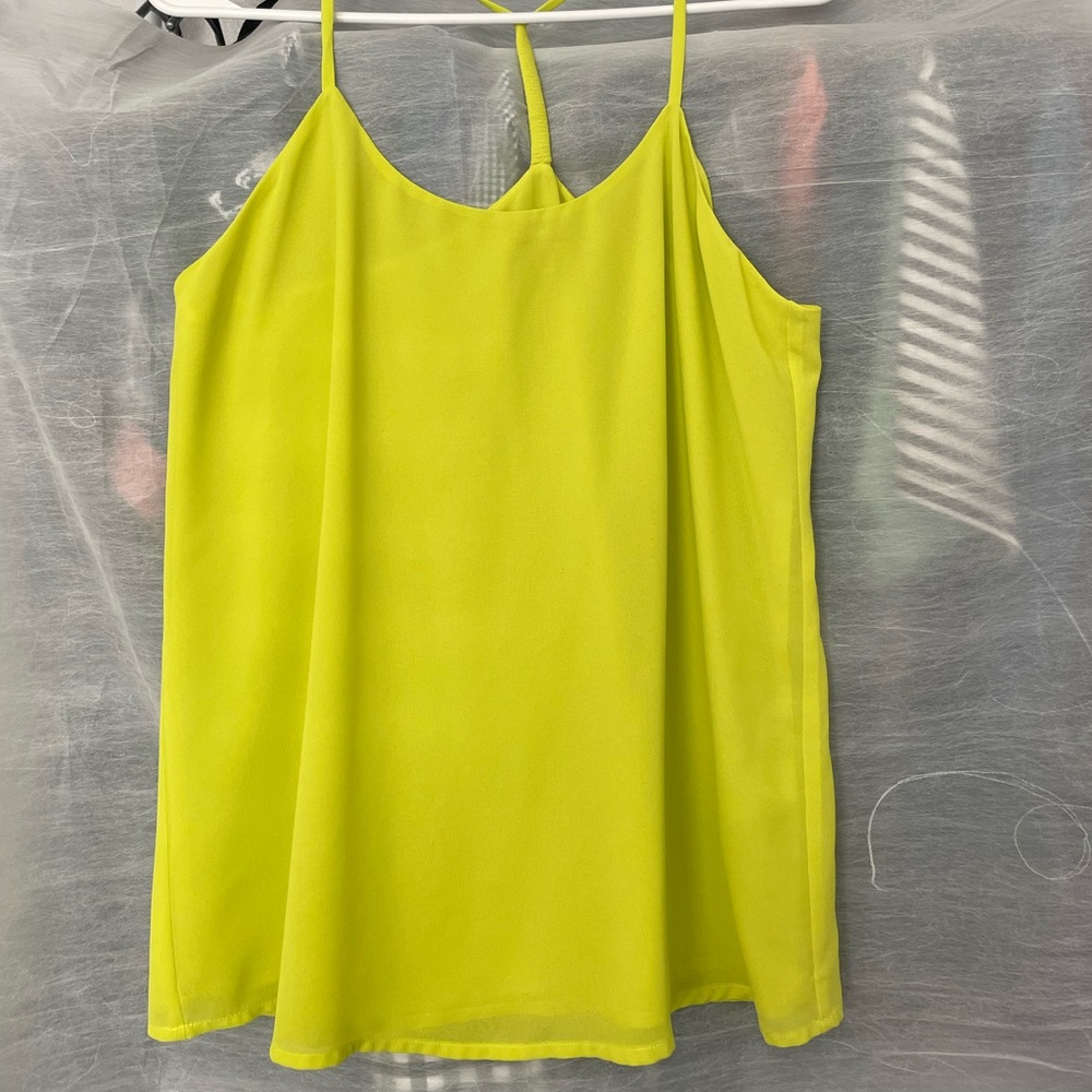 Dressy tank top color green size small in very good condition